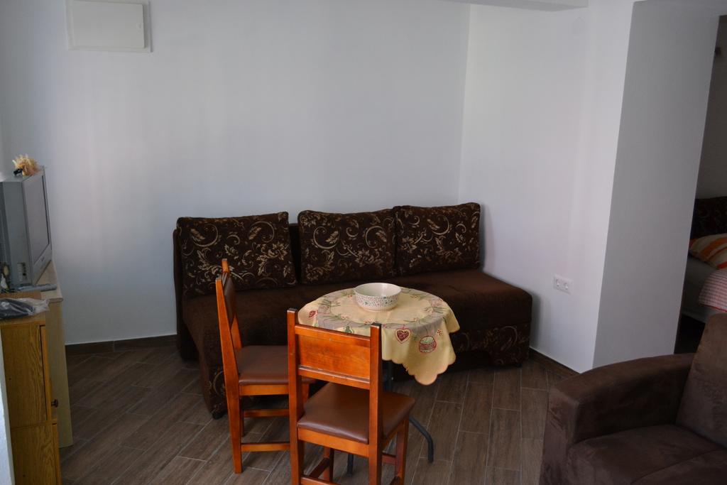 Apartment Lotika วิเชกราด ภายนอก รูปภาพ