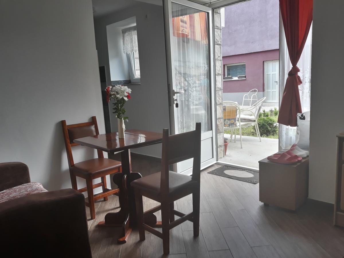 Apartment Lotika วิเชกราด ภายนอก รูปภาพ
